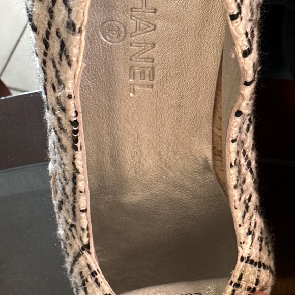Chanel White and Black Tweed Espadrilles - Picture 4 of 6